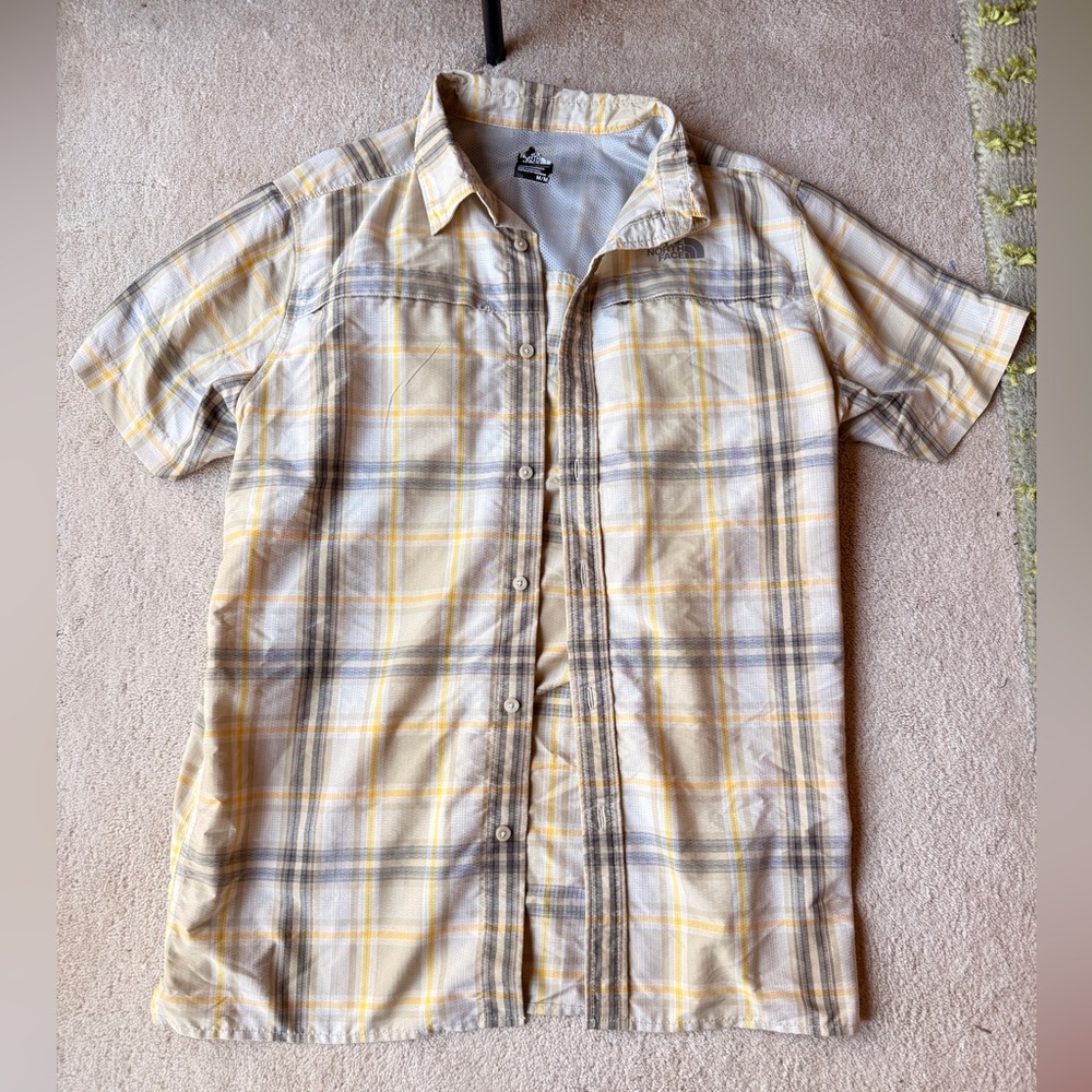 Men’s The North Face Short-Sleeve Vent Me Outdoors Shirt M Tan Plaid